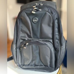 Kensington Contour Laptop Backpack